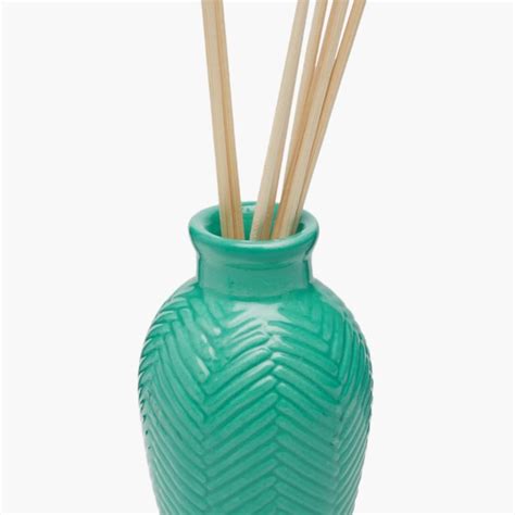 Buy Serene-Bouquet Fresh Linen Reed Diffuser Set- 60 ml. from Home ...