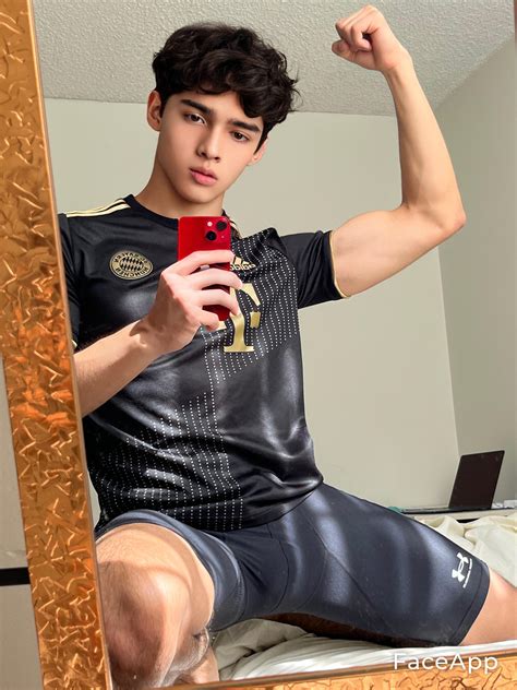 Staying twinky after all : r/twinks