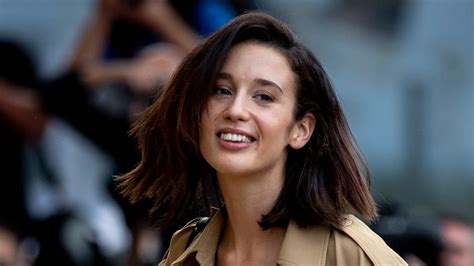 El topless de María Pedraza antes de irse a la ducha y después de posar ante los fotógrafos en ...