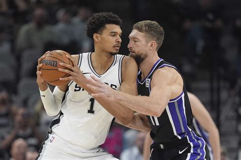 Spurs vs. Kings: How to watch the game, notable stats, player news