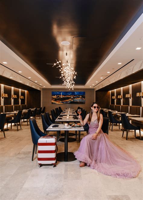 United Polaris Lounge Washington Dulles - Style Charade