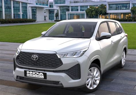 Toyota Innova Hycross GX(O) Petrol Variant Launched At Rs 21 Lakh