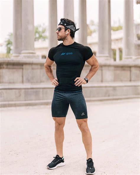 Pin de Clagoin98 en Sport en 2021 | Ropa gym hombre, Ropa deportiva ...