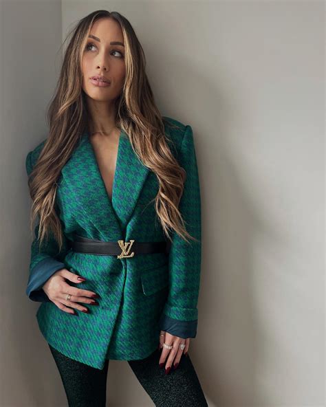 Instagram Sensation Cristina Carmella: Must See Photos | ICRW — Creator Insight Briefs