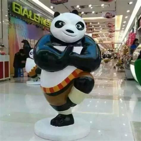 方圳玻璃钢影视熊猫雕塑装饰深圳商场环境-玻璃钢雕塑厂