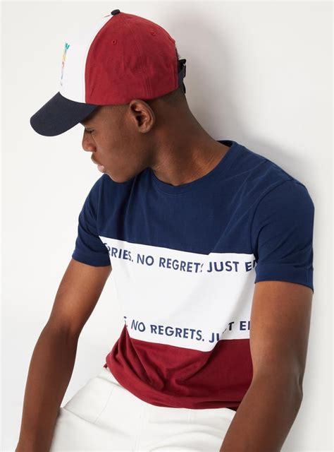 Buy Men Slim Fit Colourblocked T-shirt Online at just Rs. 499.0 ...