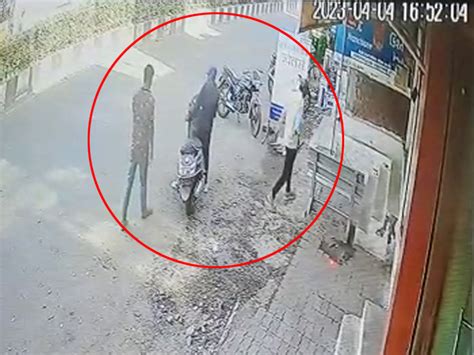 Day robbery in Limbayat money transfer office, three men on a moped ...