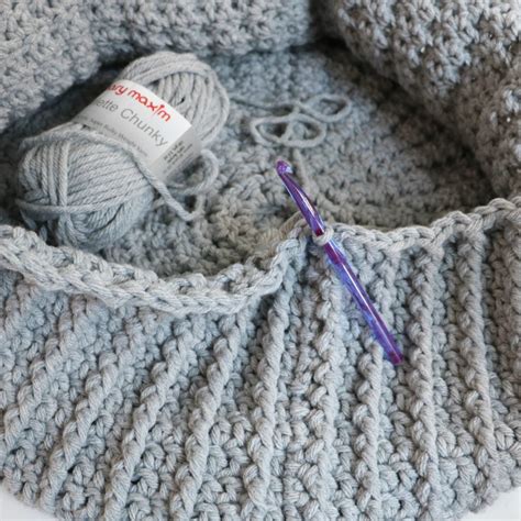 Free crochet floor pouf tutorial with step by step video – Artofit