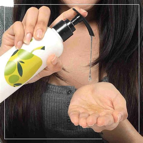 Buy PLUM OLIVE & MACADAMIA HEALTHY HYDRATION SHAMPOO- 300 ML Online ...