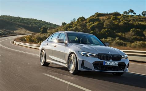 BMW Série 3 2023 : de belles retouches et un grand écran - 1/18