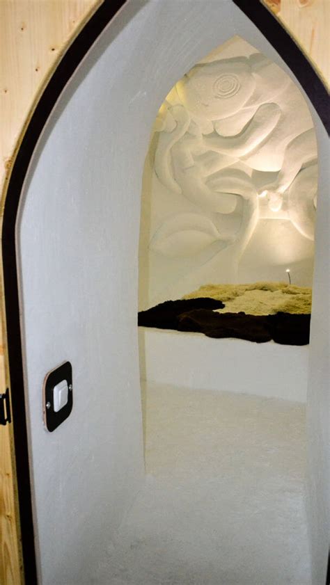 Iglu-Bauen auf der Zugspitze, Deutschland