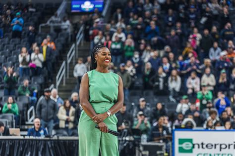 Black female coaches display flair for fashion on the sidelines — Andscape