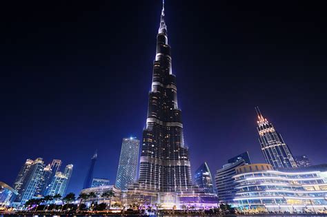 https://media1.thrillophilia.com/filestore/dccsvs8qc2lequx0v4gmlqnie377_Burj%20Khalifa%20at%20Night.jpg