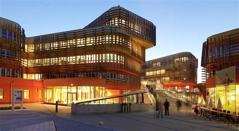 Wirtschaftsuniversität Wien | AKS