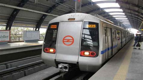 Delhi Metro warns of longer queues as CISF intensifies security checks ...