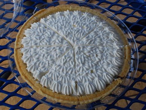 Ted's Bakery: Catching a Haupia Pie Wave on North Shore