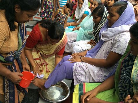 Women step forward after two Kerala churches refuse to follow Pope ...