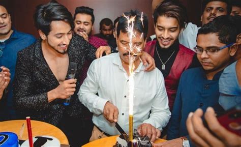 Mr Faisu Lifestyle: Bio, Car, Hairstyles, Girlfriend And Fashion ...