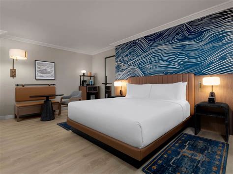 Hotel Rooms & Suites in Orange County | Hyatt Regency Irvine