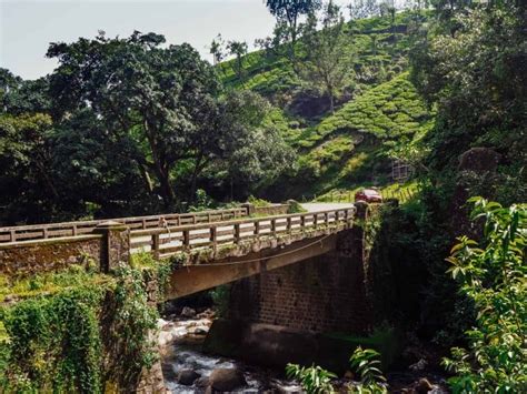 Lakkam Waterfalls Idukki - Mundrothuruthu Kerala - Hi Idukki Tourist Places