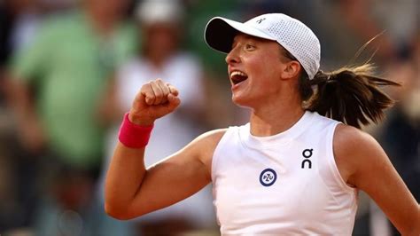 Iga Swiatek Sets Up Karolina Muchova Showdown For French Open Crown