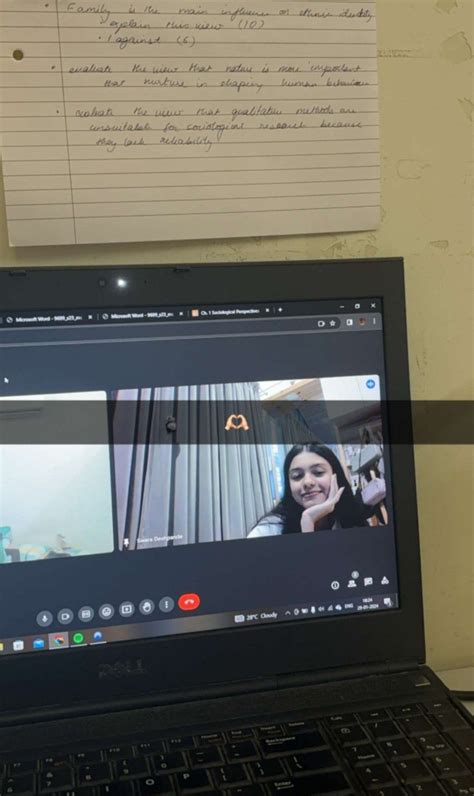 Pin by devi on Quick Saves | Chill photos, Couples hidden face pics ...