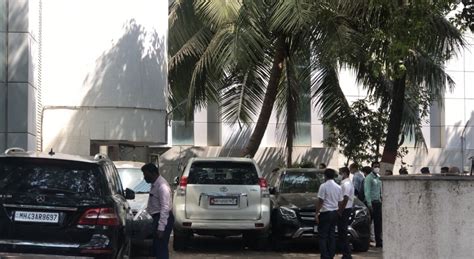 Antilia bomb scare: NIA, forensic experts examine seized high-end cars