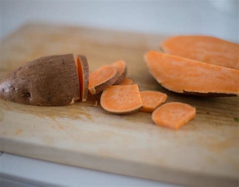 5 Foods For Glowing and Healthy Skin | FITPASS