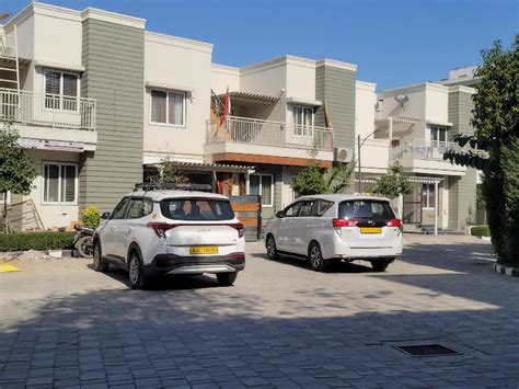 Income tax raids at 22 locations of 3 Jaipur businessmen: Crackdown ...