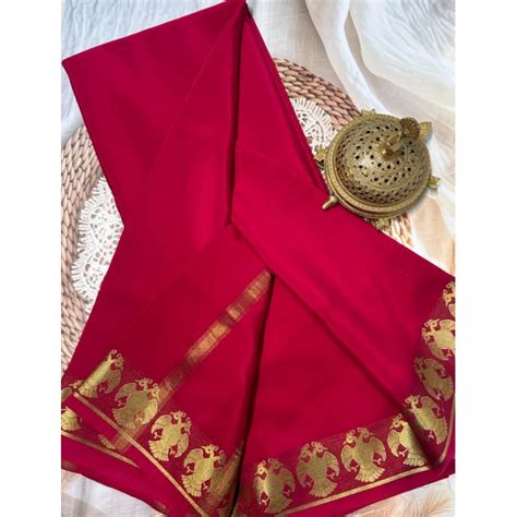 Women's Crepe Chit Pallu Solid Saree With Unstitched Blouse 5.5Mtr (Red ...