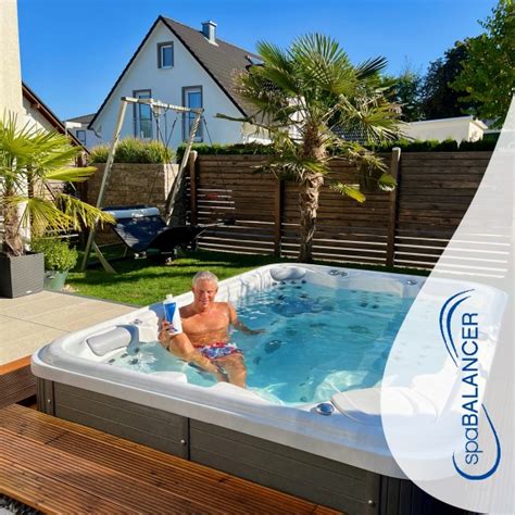 Kristallklares, geruchloses und wundervoll weiches Wasser im Whirlpool ...