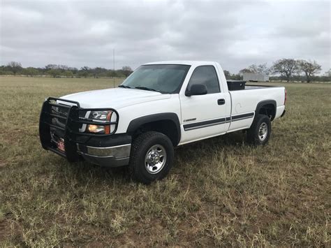 2003 White Chevy Silverado 2003 Chevrolet Silverado | Auto Barn