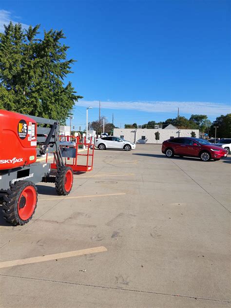 County Market | Champaign, IL | EV Station