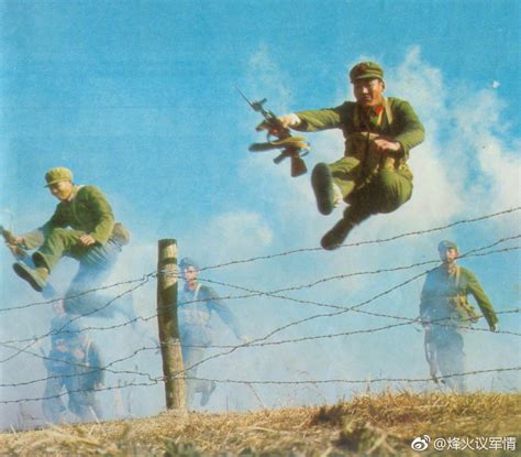 老照片：70年代解放军步兵部队的演习|步兵|演习|解放军_新浪新闻