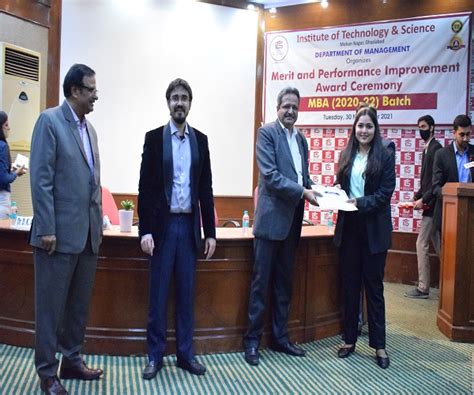 Merit and Performance Award Ceremony for MBA (2020-22) batch | Its pg
