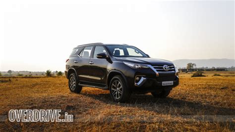 Comparison test: Mahindra Alturas G4 vs Toyota Fortuner - Overdrive