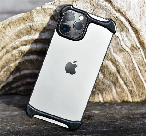Arc Pulse reinvented iPhone 12 case blends with your phone's simple ...