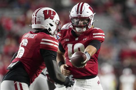 Iowa vs Wisconsin Picks and Prediction for Saturday, October 11, 2025