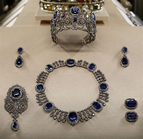 Louvre Heist: Napoleon Jewels Stolen in 7-Minute Paris Robbery ...