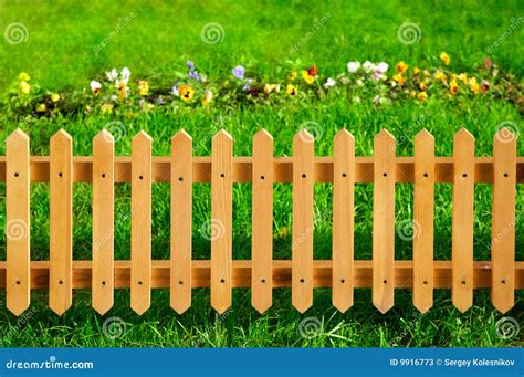 Wooden garden fence stock image. Image of tranquil, lawn - 9916773