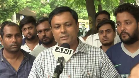 Private cab drivers ferrying schoolchildren in Delhi go on a day strike ...