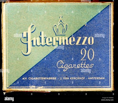 Intermezzo cigarettes, manufactured by J. van Kerckhof in Amsterdam ...