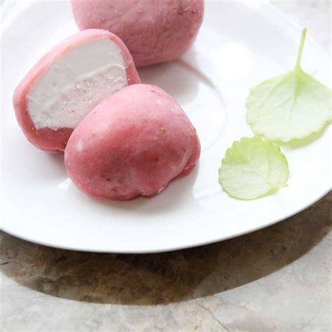 How to Make Healthy Strawberry Mochi (Made in the Microwave) - All ...