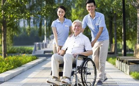 图文：社区卫生中心为65岁以上老人免费体检_新闻中心_新浪网