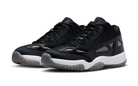 Jordan 11 Black White Low