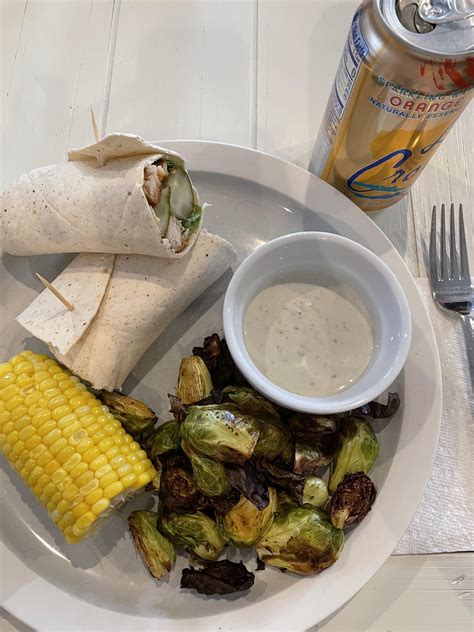 441 Calorie Pickle Chicken Wrap + Veggies : r/1200isplenty