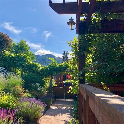 Wet Planet Rafting & Kayaking - Lewis and Clark Trail Experience