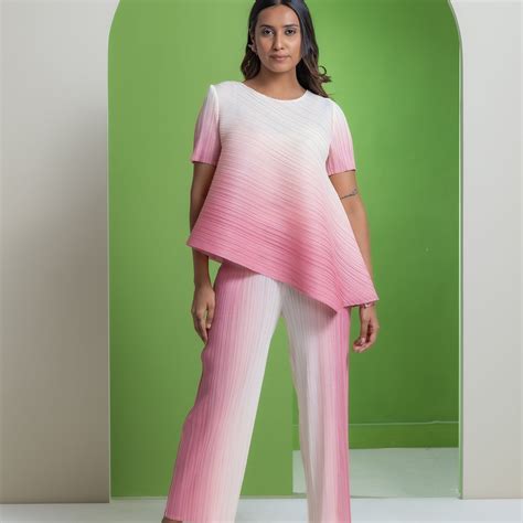 Buy Vesper Pleated Color Transition Co-Ord Set