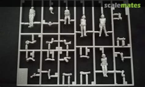 Contents for US Navy Pilot/Deck Crew Set:A, Hasegawa X48-6 (1990) - In ...