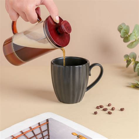 Luxe Ribbed Black Coffee Mug 250 ml